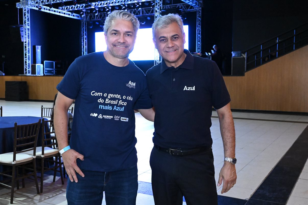 Julia Meira, da Azul Viagens Christiane Teixeira, da Luck Receptivo, Alessandra Dias, da Azul Viagens, Carola Montoro, da prefeitura de Salvador, Lucy Nascimento, Tatiana Harfush, Luciana Garcia, da Setur Bahia, Mariana Rocha, David Batista, da Azul, e Tatiana Martins, da Azul Viagens