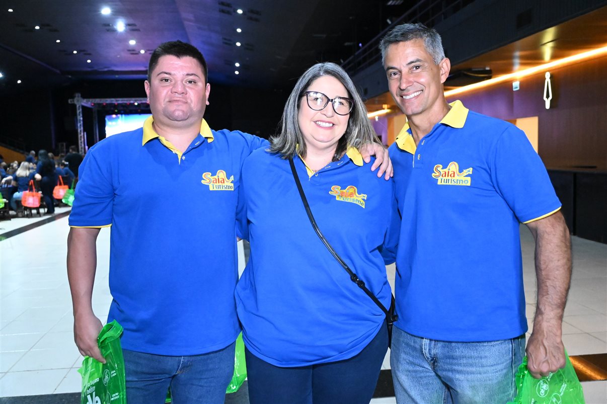 Julia Meira, da Azul Viagens Christiane Teixeira, da Luck Receptivo, Alessandra Dias, da Azul Viagens, Carola Montoro, da prefeitura de Salvador, Lucy Nascimento, Tatiana Harfush, Luciana Garcia, da Setur Bahia, Mariana Rocha, David Batista, da Azul, e Tatiana Martins, da Azul Viagens