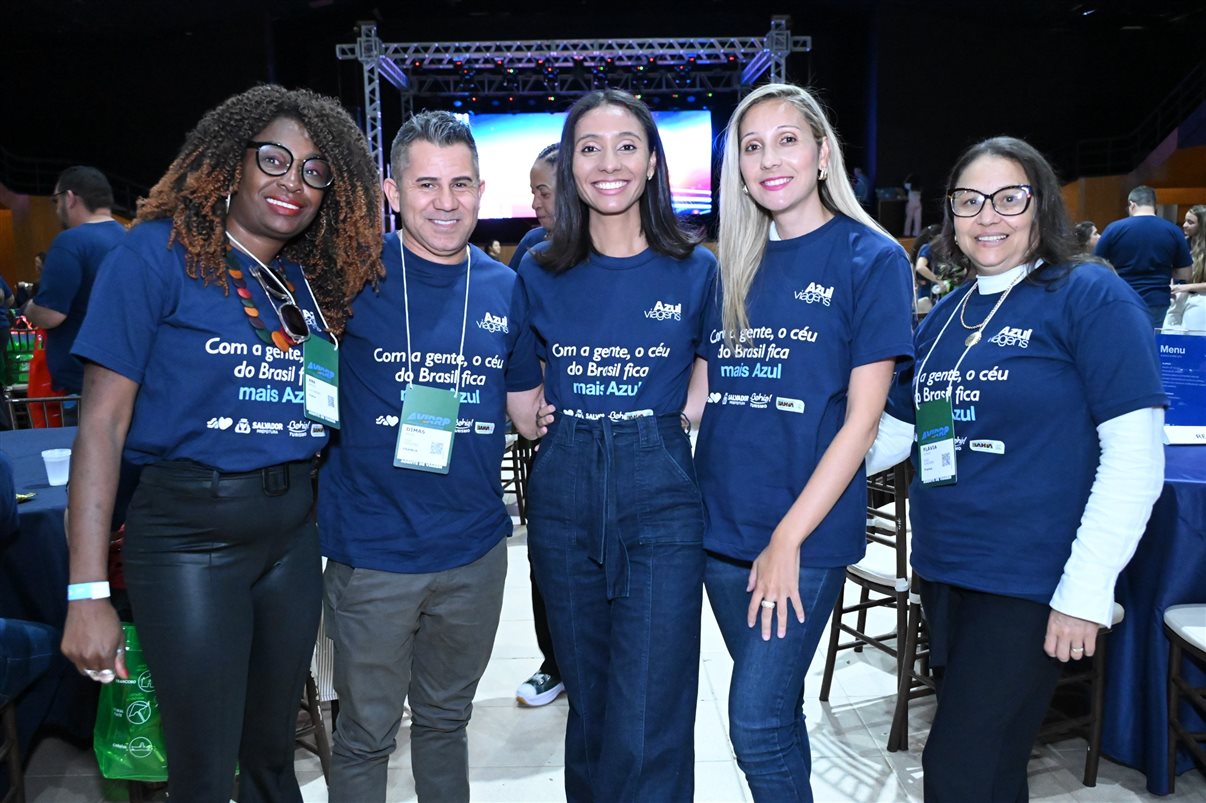 Julia Meira, da Azul Viagens Christiane Teixeira, da Luck Receptivo, Alessandra Dias, da Azul Viagens, Carola Montoro, da prefeitura de Salvador, Lucy Nascimento, Tatiana Harfush, Luciana Garcia, da Setur Bahia, Mariana Rocha, David Batista, da Azul, e Tatiana Martins, da Azul Viagens