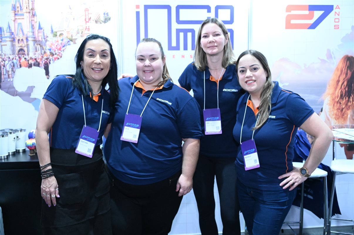 Cristiane Oliveira, Julia Vilela, Ana Paula Oliveira e Michelle Reis, da Incomum Viagens