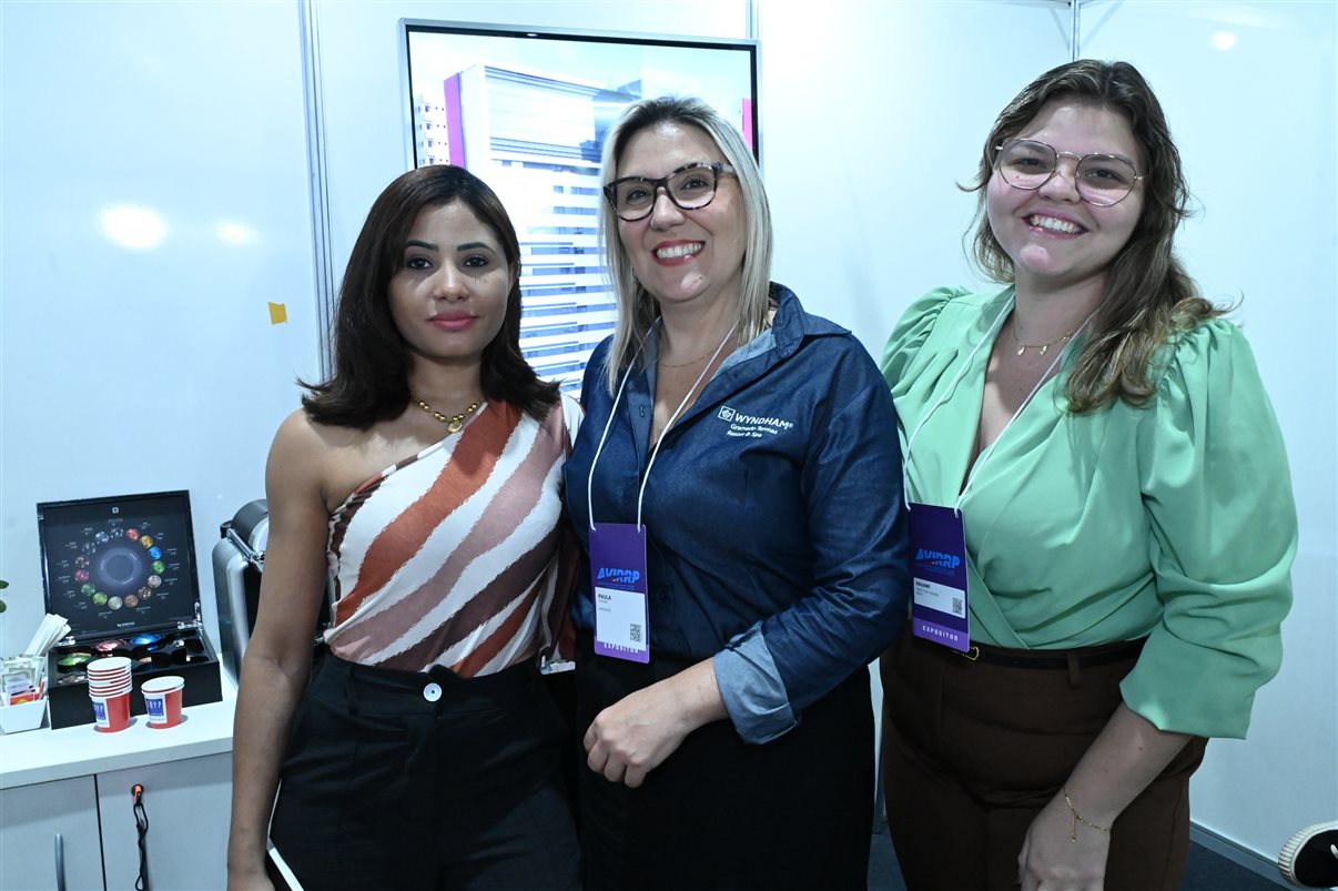Cristiane Oliveira, Julia Vilela, Ana Paula Oliveira e Michelle Reis, da Incomum Viagens