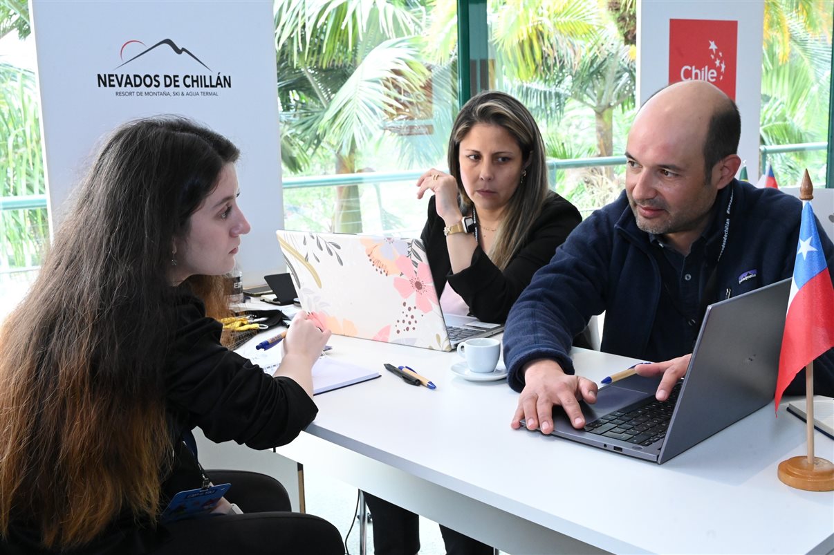 Taiane de Oliveira, do Andorra Tarvel Service, e Nara Rossatti, da Nara Rossatti Viagens 