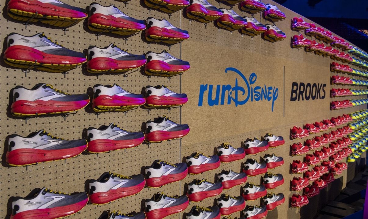 Nova linha de tênis estreia nesta semana no Disneyland Halloween Half Marathon Weekend
