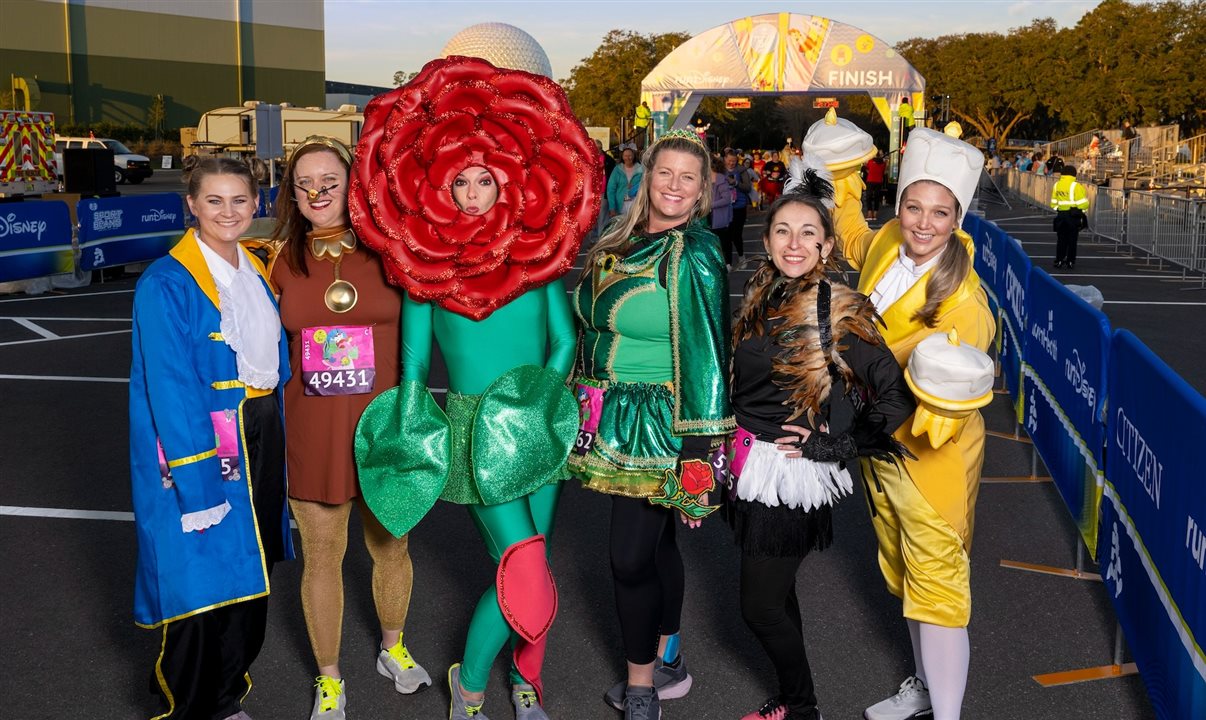 Participantes correm com visuais inspirados na Disney
