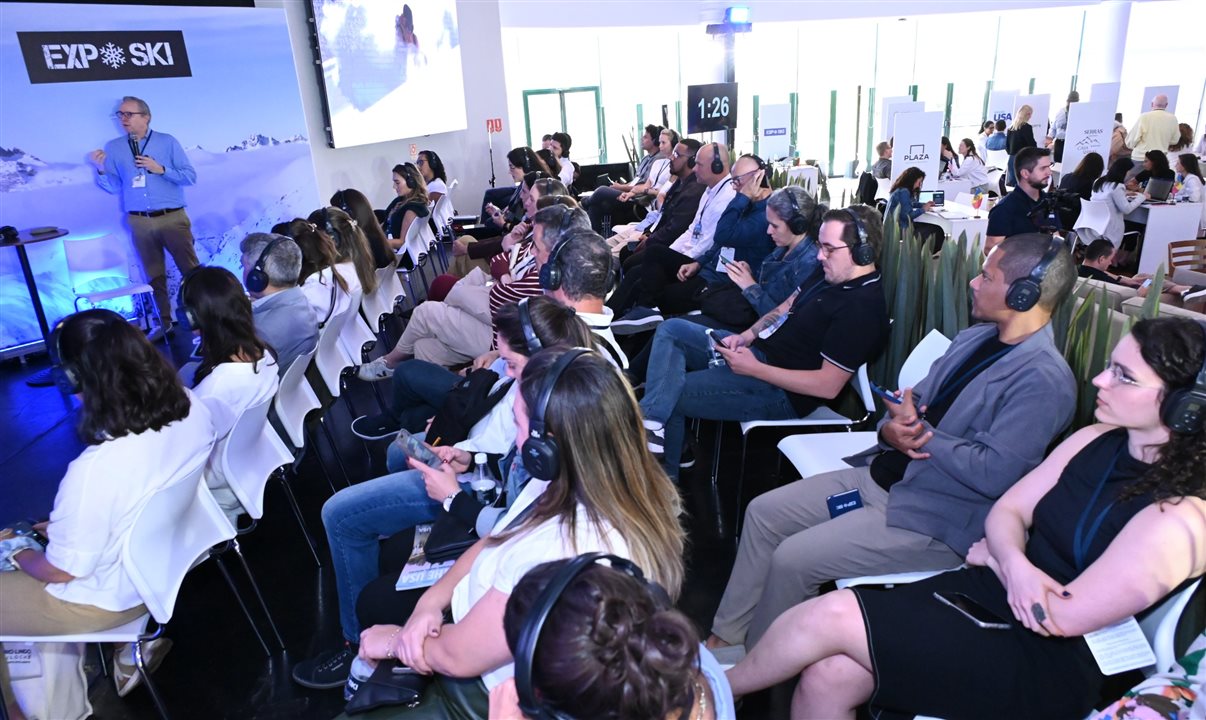 Agentes participam de workshops sobre assuntos diversos no Turismo de neve