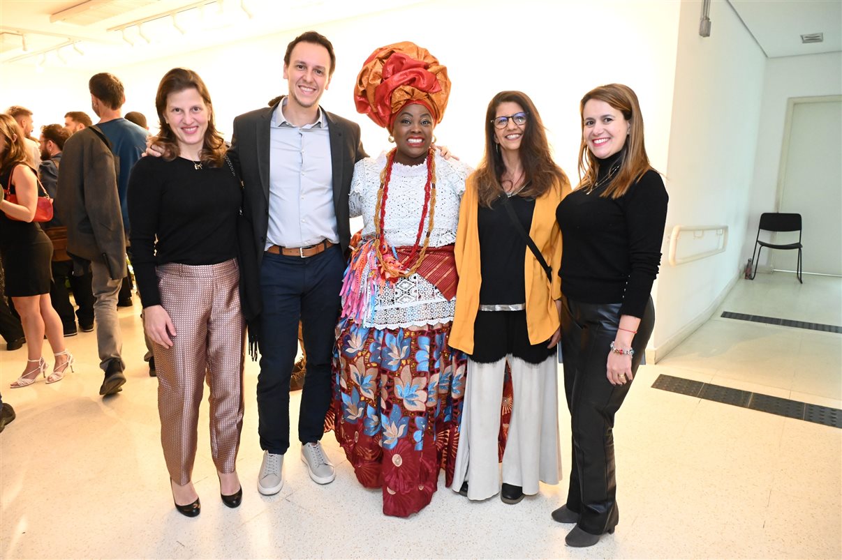 Tatiana Harfush, da Setur Bahia, entre Marianna Alcorta, Bruno Waltrick e Juliana Assumpção, da Abav-SP | Aviesp 
