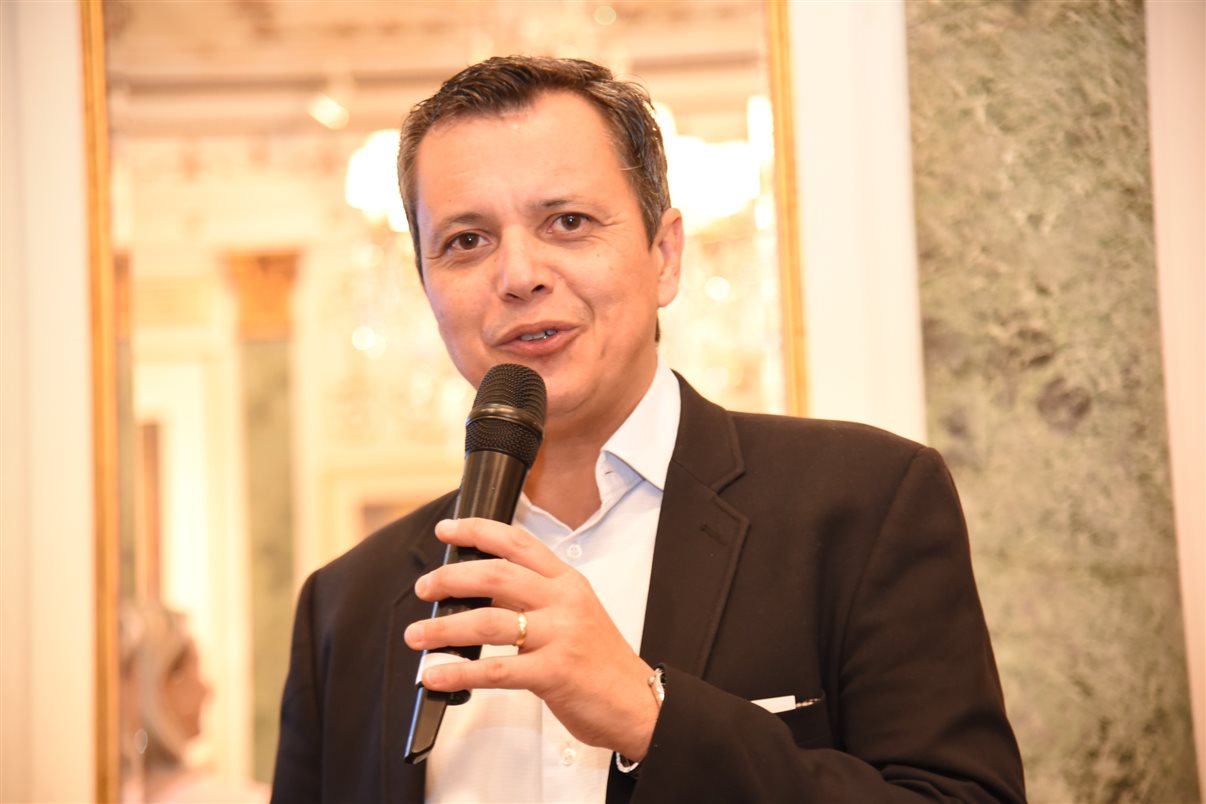 Carlos Barbosa e Alessandra Cardoso, da Vitrine Global, que representa o Turismo de Aruba no Brasil