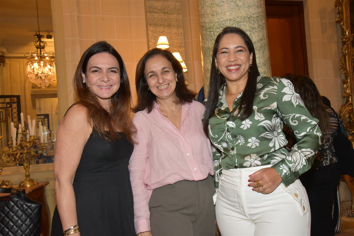 Carlos Barbosa e Alessandra Cardoso, da Vitrine Global, que representa o Turismo de Aruba no Brasil