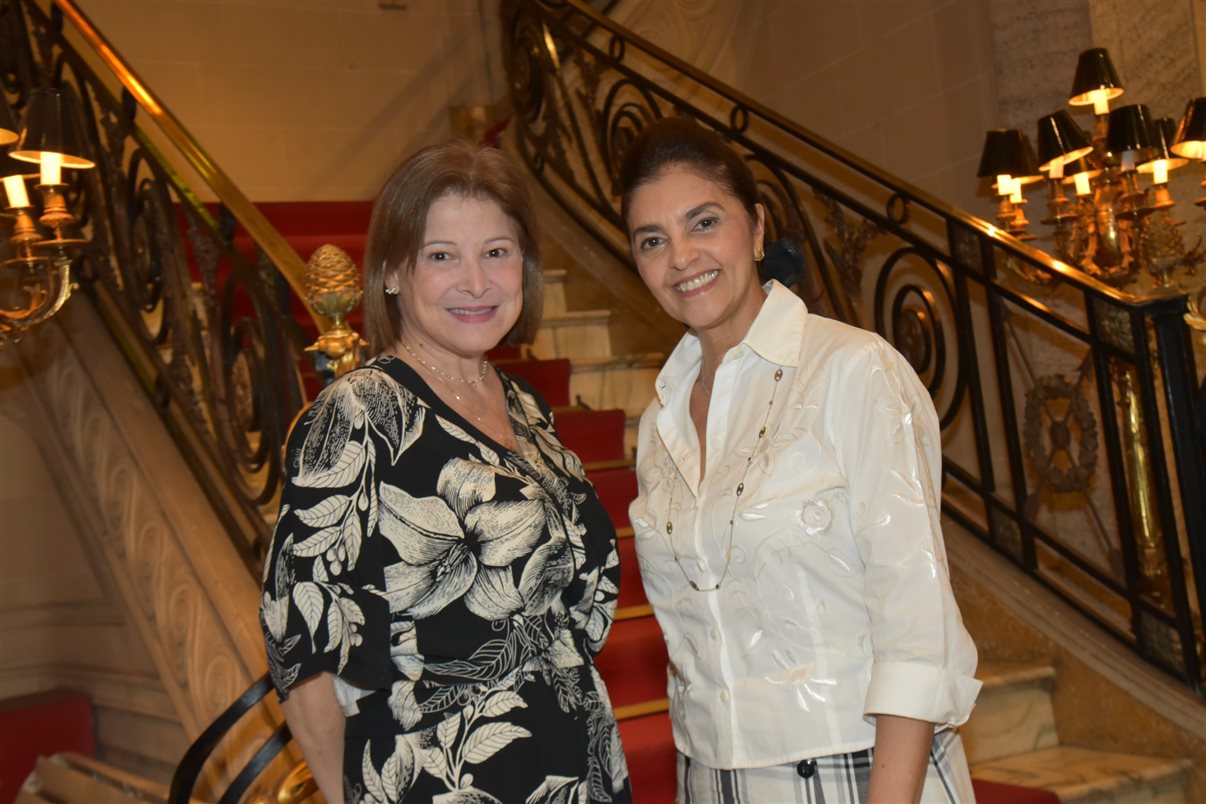 Carlos Barbosa e Alessandra Cardoso, da Vitrine Global, que representa o Turismo de Aruba no Brasil
