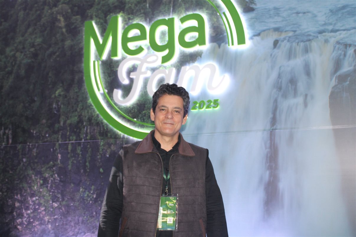 Aniversariantes do dia foram homenageados pela EHTL 