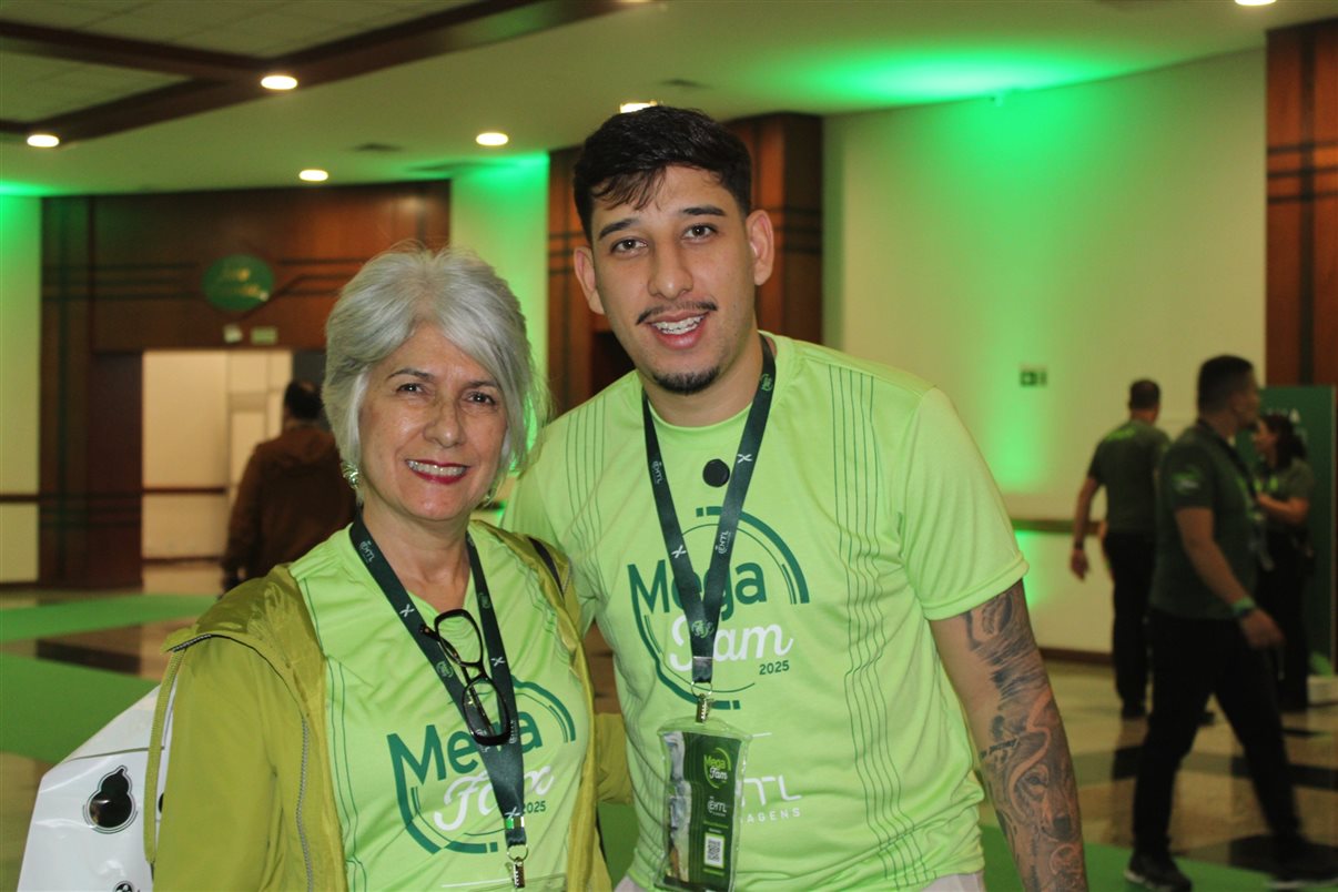 Aniversariantes do dia foram homenageados pela EHTL 