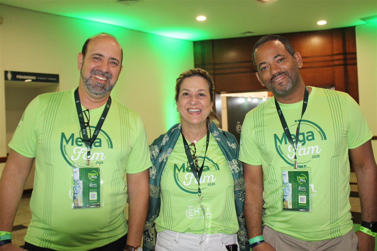 Aniversariantes do dia foram homenageados pela EHTL 