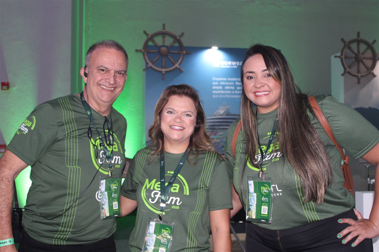 Aniversariantes do dia foram homenageados pela EHTL 