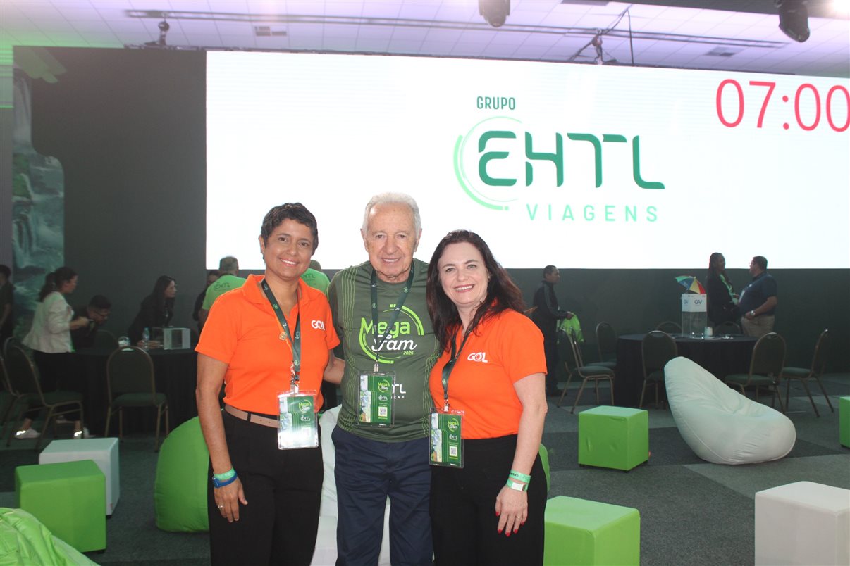 Aniversariantes do dia foram homenageados pela EHTL 