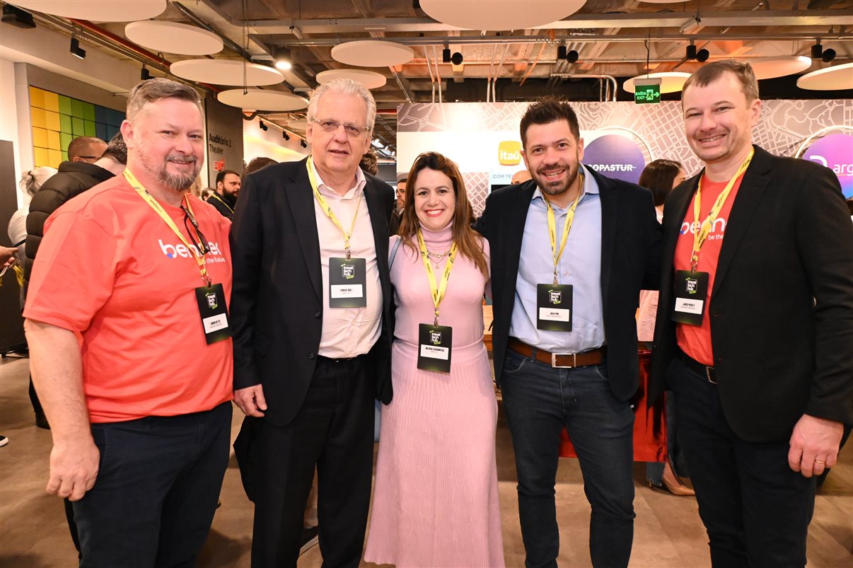 Giselle Pina, da Teresa Perez, e Leonardo Ortega, da BestBuy Travel