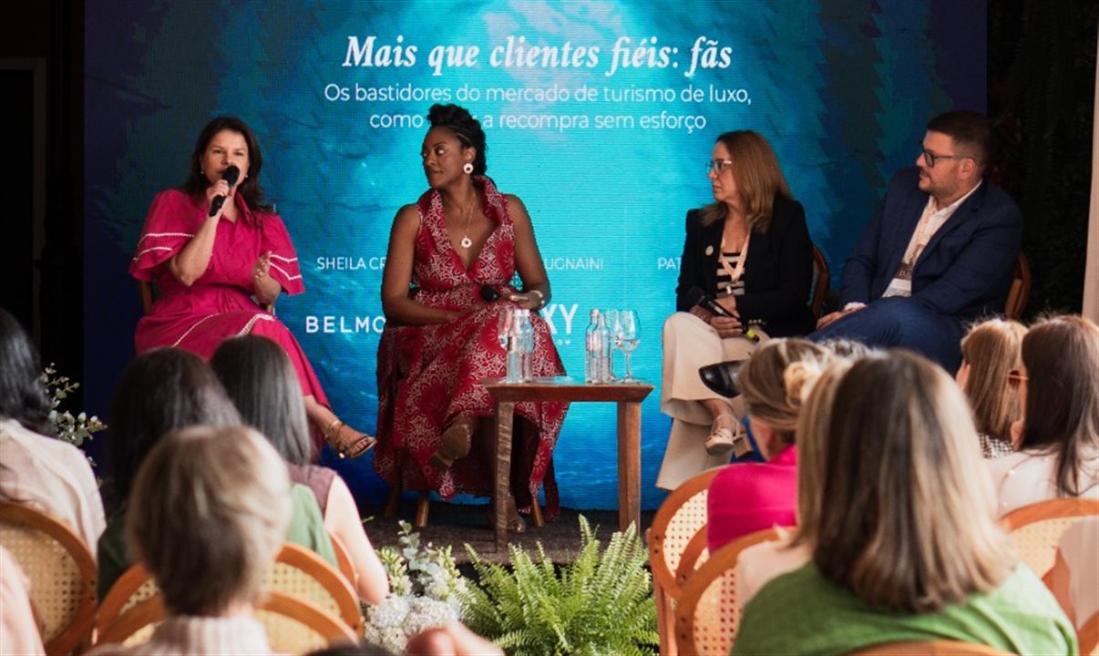 Patricia Costa, diretora de Vendas e Marketing dos hotéis cariocas Santa Teresa MGallery e Fairmont Copacabana, do grupo Accor, a anfitriã Rogéria Pinheiro, Sheilla Cruz, diretora de Vendas da Belmond Brasil, e Carlos Mugnaini, diretor de Vendas e Marketing do Roxy Dinner Show