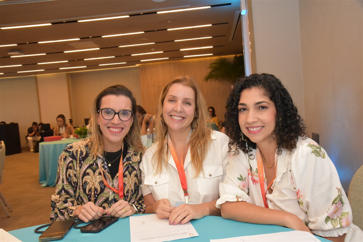 Kyria Juliana Darsaclis, da Darsaclis Turismo, Marcelle Garrido e Marcelle Rangel, da Maga Roteiros