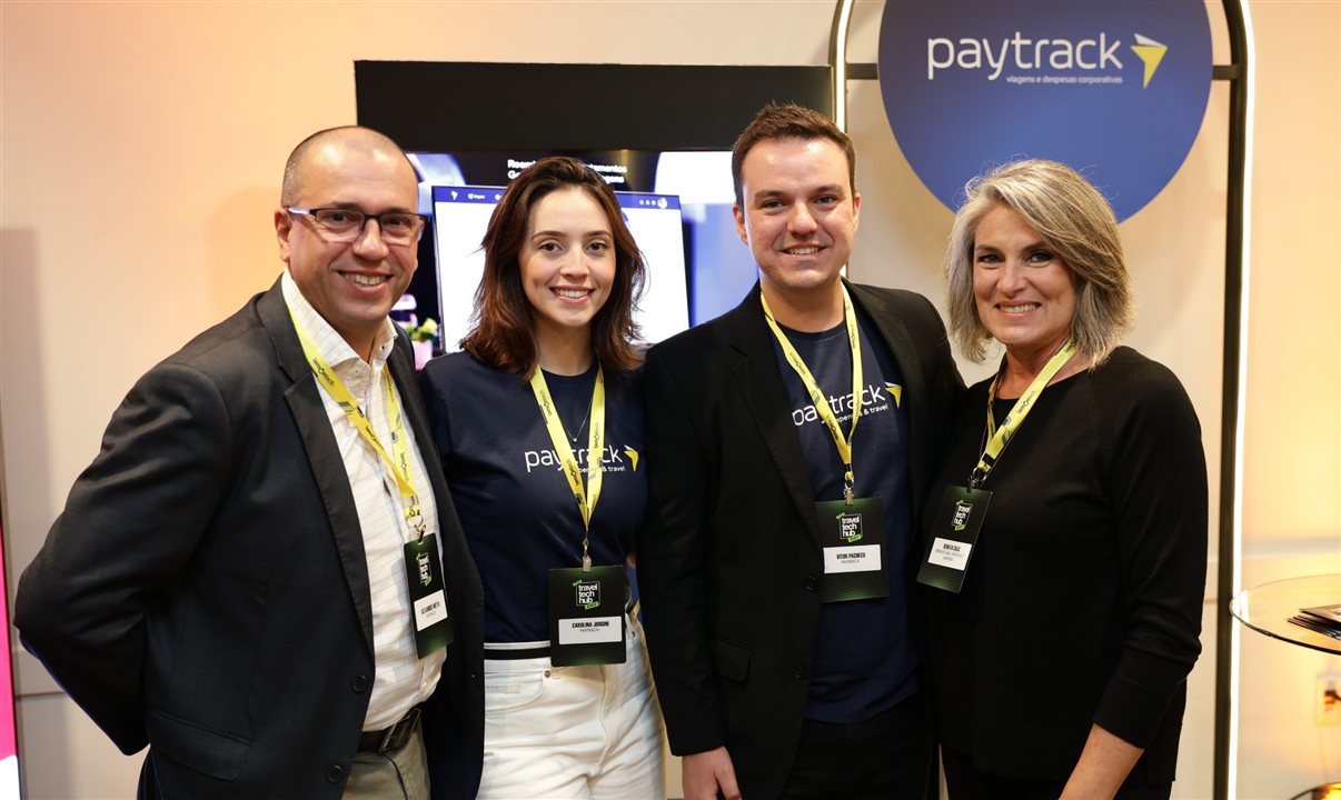 Alexandre Motta, Carolina Jorgini e Vitor Pacheco, da Paytrack, com Renata Calil, da Renata Calil Eventos e Viagens