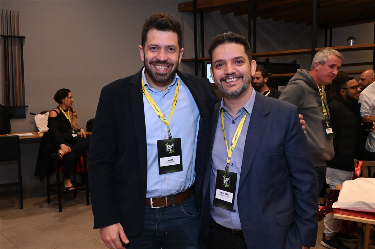 Bruno Heleno, da Trend, entre Alexandre Cordeiro, do Travel Tech Hub, e José Guilherme Alcorta, da PANROTAS