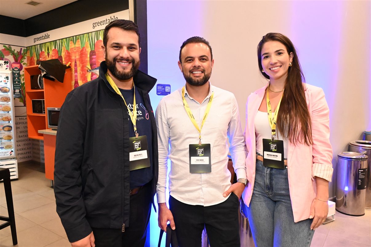 Bruno Heleno, da Trend, entre Alexandre Cordeiro, do Travel Tech Hub, e José Guilherme Alcorta, da PANROTAS