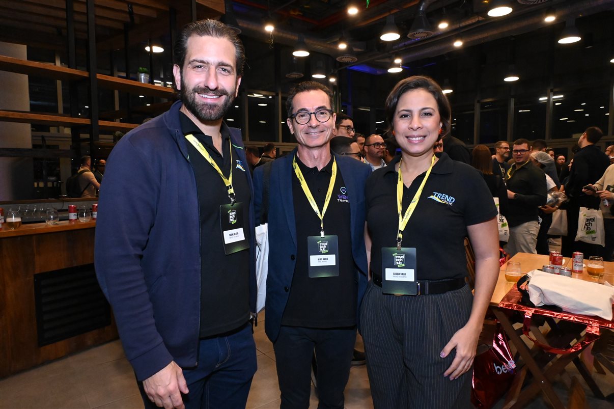Bruno Heleno, da Trend, entre Alexandre Cordeiro, do Travel Tech Hub, e José Guilherme Alcorta, da PANROTAS