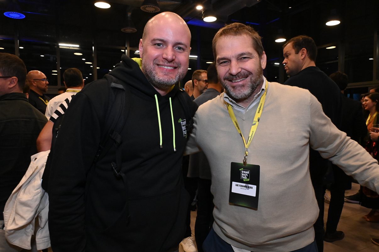 Bruno Heleno, da Trend, entre Alexandre Cordeiro, do Travel Tech Hub, e José Guilherme Alcorta, da PANROTAS