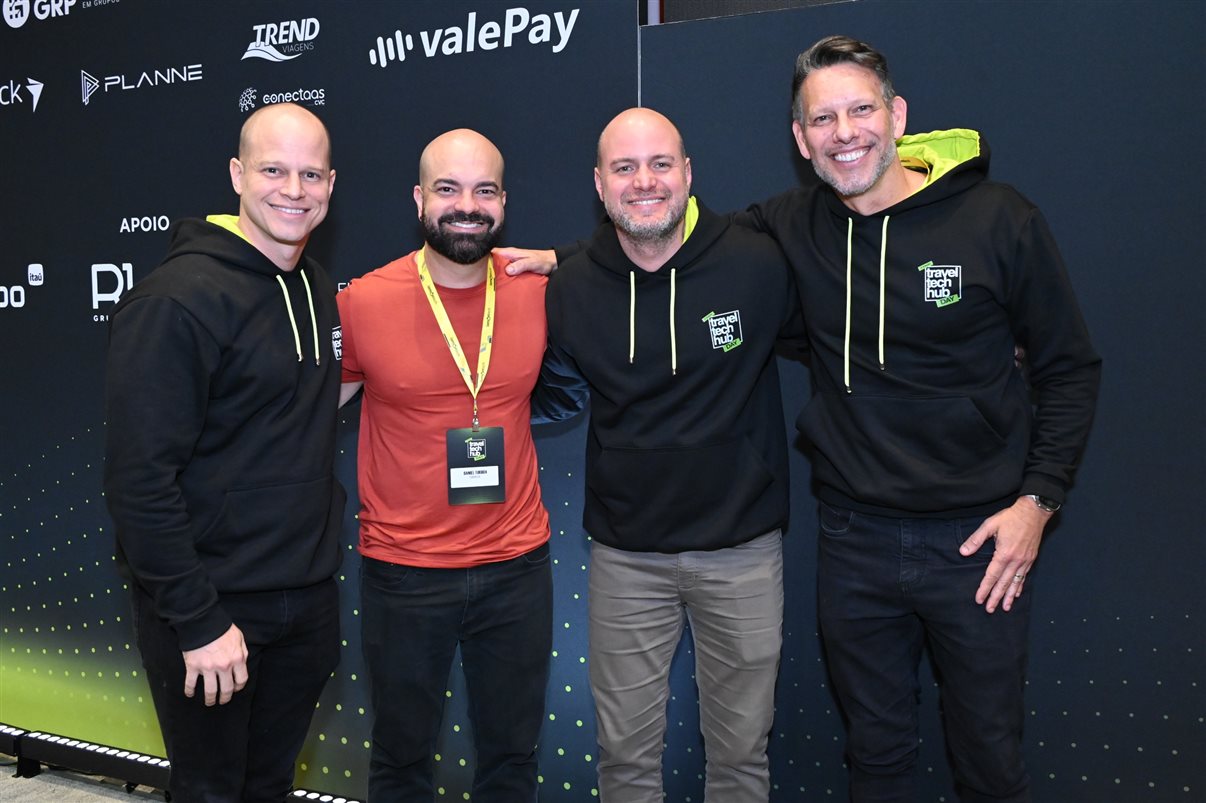 Bruno Heleno, da Trend, entre Alexandre Cordeiro, do Travel Tech Hub, e José Guilherme Alcorta, da PANROTAS