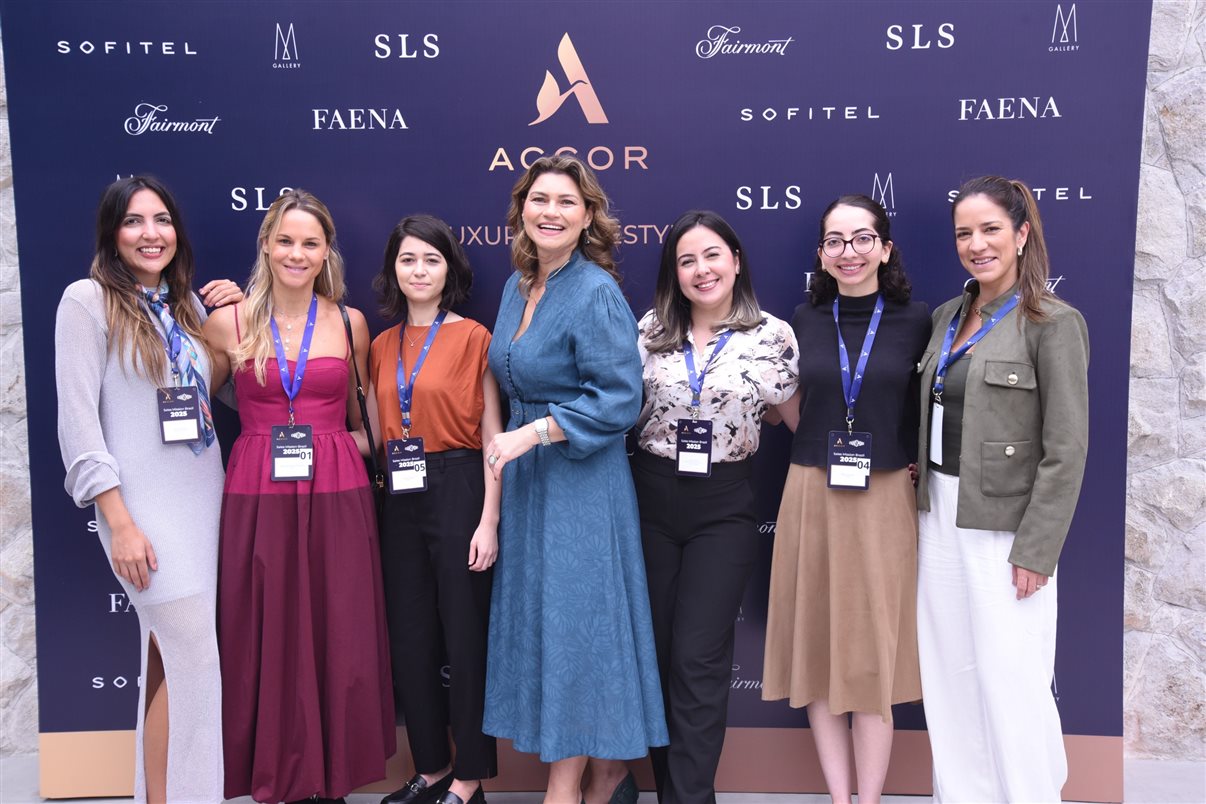 Carolina Hurtado, do SLS Barcelona, Maria Eugênia Pagano e Júlia Vieira, da Matueté, Danielle Andreazzi, da Accor, Yin Bustamante, do Sofitel Baru Casablanca Beach Resort, Mariana Dib, da Matueté, e Carolina Cabral, do Fairmont Rio de Janeiro Copacabana