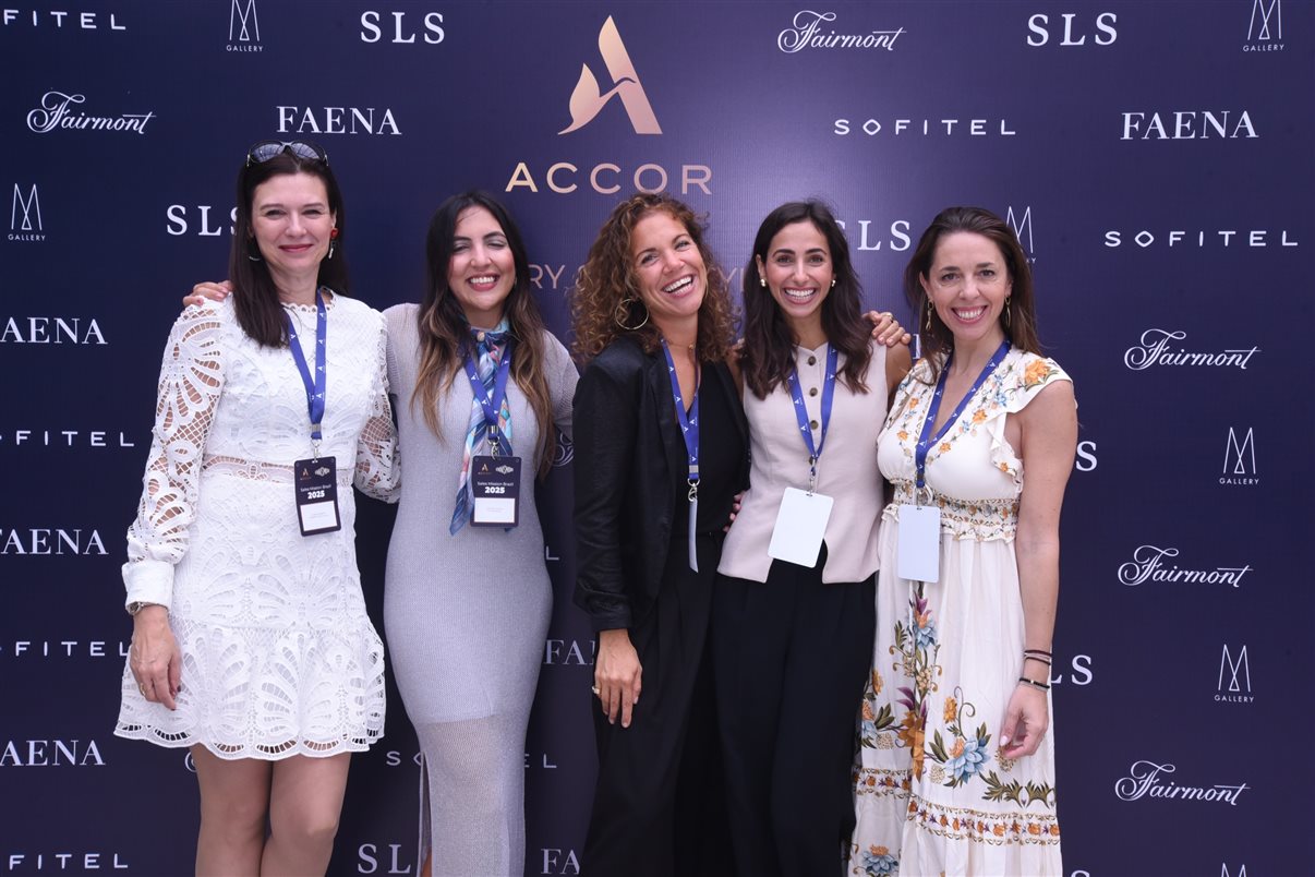 Carolina Hurtado, do SLS Barcelona, Maria Eugênia Pagano e Júlia Vieira, da Matueté, Danielle Andreazzi, da Accor, Yin Bustamante, do Sofitel Baru Casablanca Beach Resort, Mariana Dib, da Matueté, e Carolina Cabral, do Fairmont Rio de Janeiro Copacabana