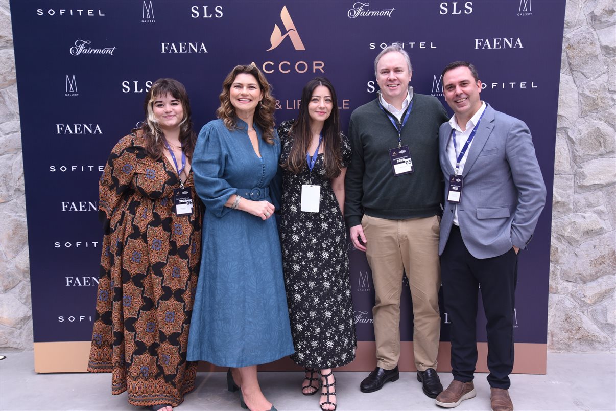 Carolina Hurtado, do SLS Barcelona, Maria Eugênia Pagano e Júlia Vieira, da Matueté, Danielle Andreazzi, da Accor, Yin Bustamante, do Sofitel Baru Casablanca Beach Resort, Mariana Dib, da Matueté, e Carolina Cabral, do Fairmont Rio de Janeiro Copacabana