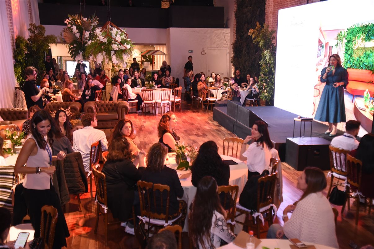Carolina Hurtado, do SLS Barcelona, Maria Eugênia Pagano e Júlia Vieira, da Matueté, Danielle Andreazzi, da Accor, Yin Bustamante, do Sofitel Baru Casablanca Beach Resort, Mariana Dib, da Matueté, e Carolina Cabral, do Fairmont Rio de Janeiro Copacabana