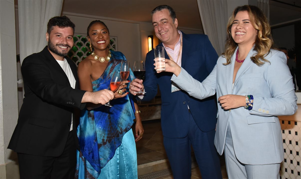 Lucas Bitencourt, da Belmond, Rogéria Pinheiro, da RP Travel and Business Education, Marcos Iser e Jiovana Alves, da Belmond