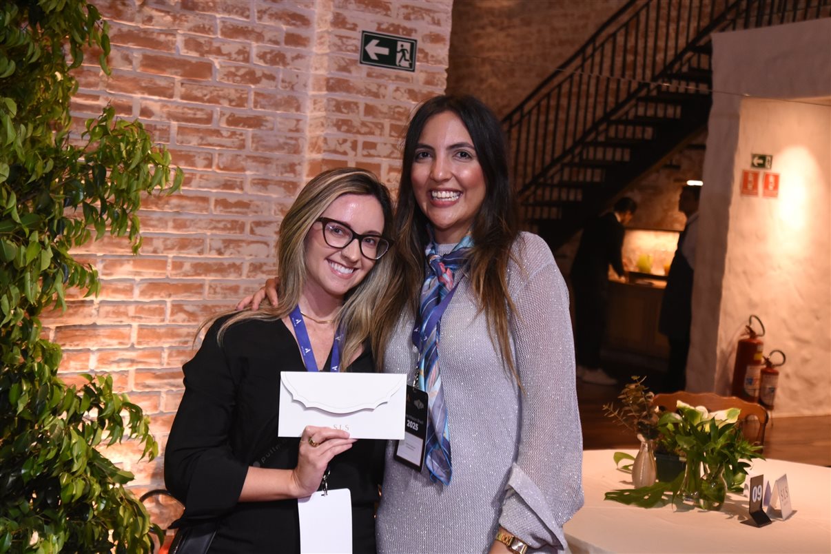 Carolina Hurtado, do SLS Barcelona, Maria Eugênia Pagano e Júlia Vieira, da Matueté, Danielle Andreazzi, da Accor, Yin Bustamante, do Sofitel Baru Casablanca Beach Resort, Mariana Dib, da Matueté, e Carolina Cabral, do Fairmont Rio de Janeiro Copacabana