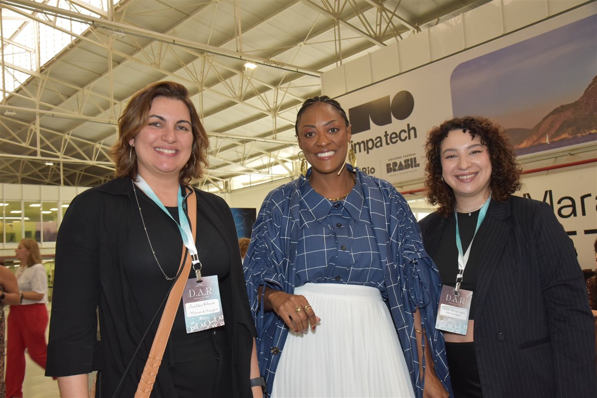 Suellen Ribeiro, da Mania de Viagem, Rogéria Pinheiro, da RP Travel Education, e Annie Lopes, da Mania de Viagem