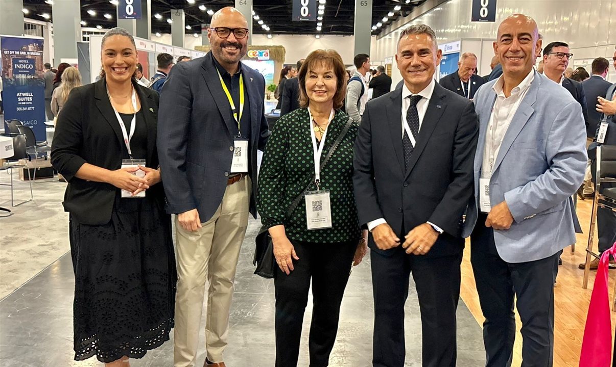 Cristina Demelo, da Latam Airlines, Joe Docal, do Greater Miami CVB, Olga Ramuda, da Express Travel, Emir Pineda, do Miami International Airport, e Javier Perez Palencia, diretor da WTE Miami