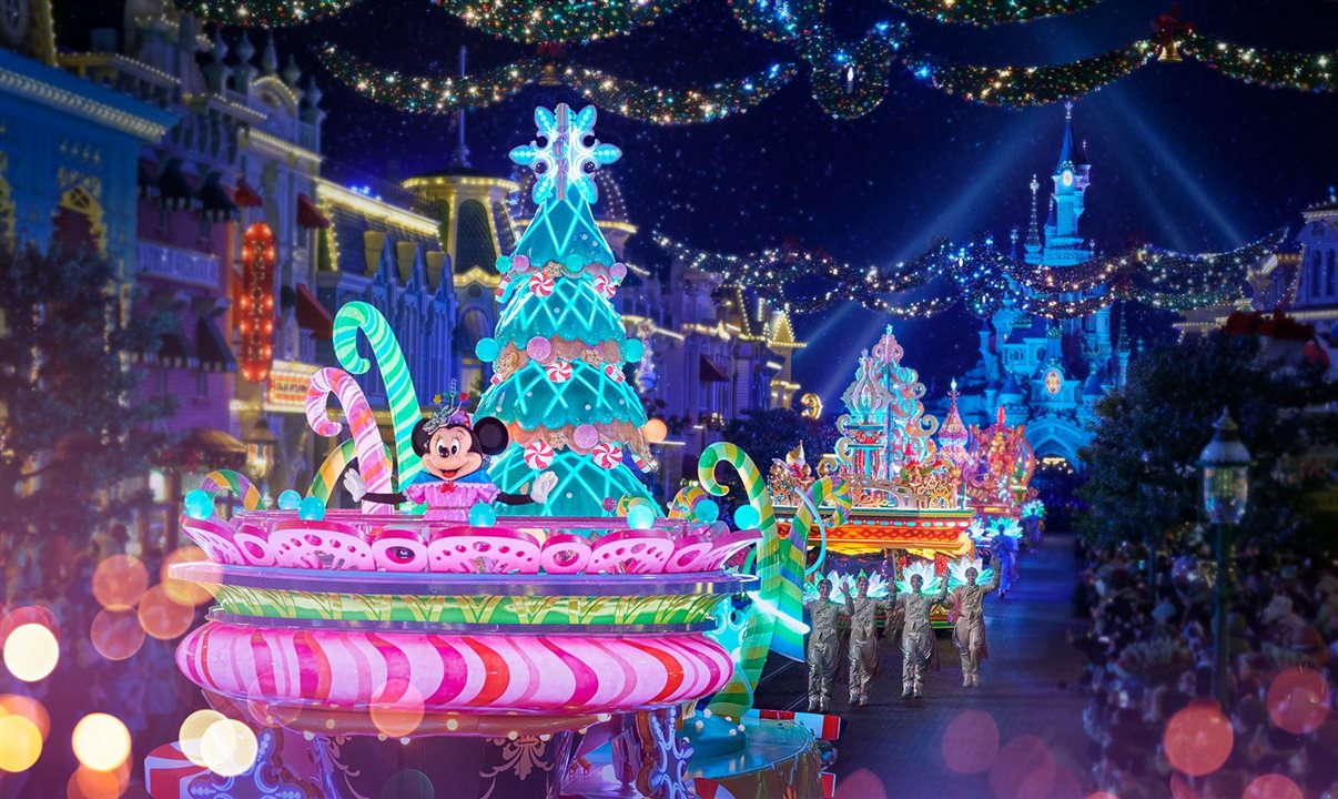 Mickey’s Dazzling Christmas Parade retorna com carros alegóricos iluminados