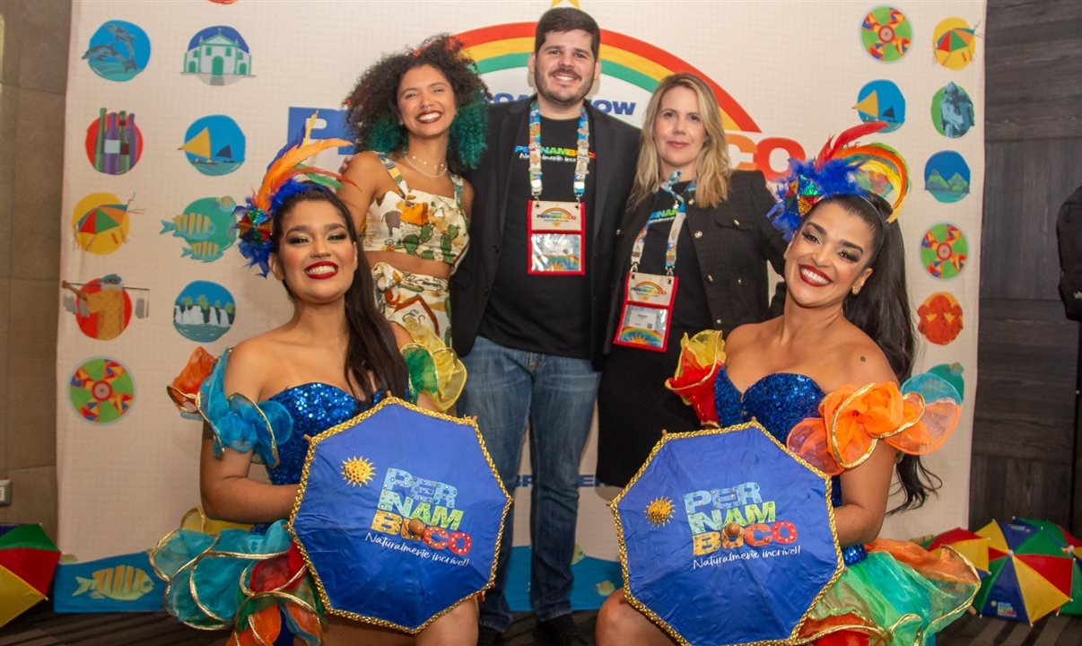 Equipe da Empetur junto ao Balé Cultural