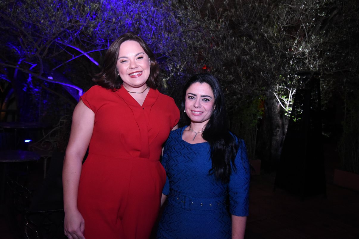Sylvia Silva, da Embark Beyond, e Marie Crisine Bittencourt, do Rosewood Paris