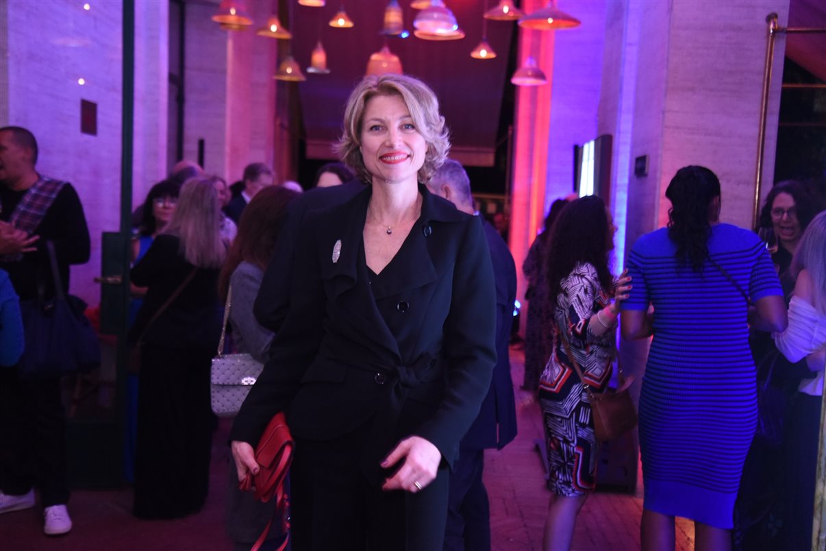 Sylvia Silva, da Embark Beyond, e Marie Crisine Bittencourt, do Rosewood Paris