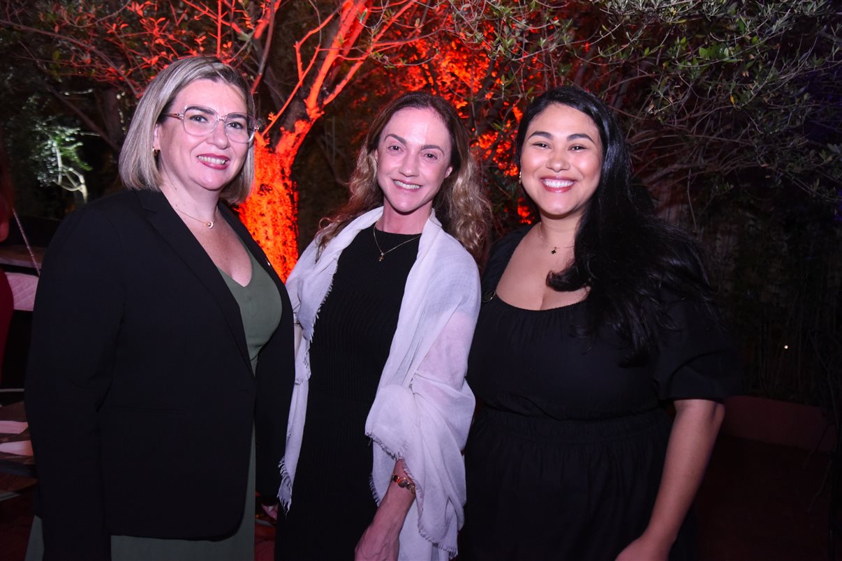 Sylvia Silva, da Embark Beyond, e Marie Crisine Bittencourt, do Rosewood Paris