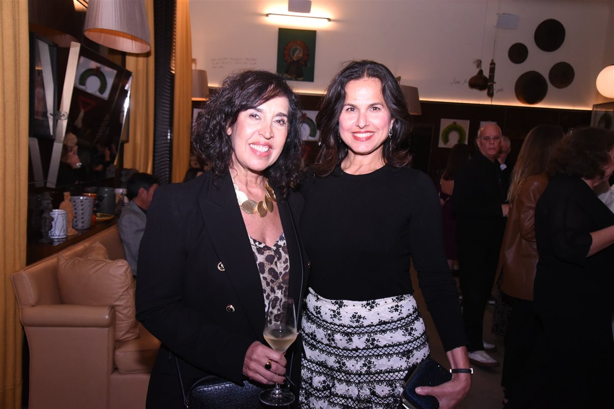 Sylvia Silva, da Embark Beyond, e Marie Crisine Bittencourt, do Rosewood Paris