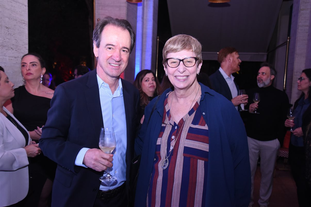 Sylvia Silva, da Embark Beyond, e Marie Crisine Bittencourt, do Rosewood Paris