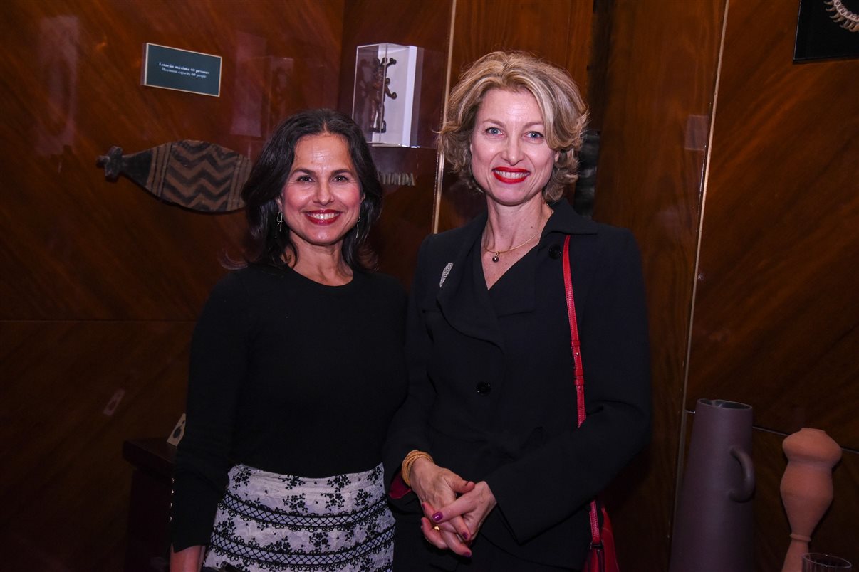 Sylvia Silva, da Embark Beyond, e Marie Crisine Bittencourt, do Rosewood Paris