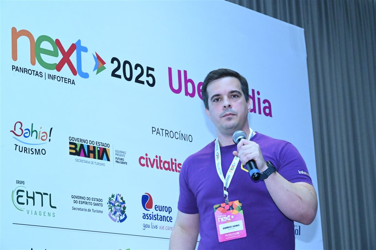 Daniel Borges, da Infotera, Alexandre Oliveira, da Civitatis, Arquimedes Ananias, da Infotera, e José Guilherme Alcorta, da PANROTAS