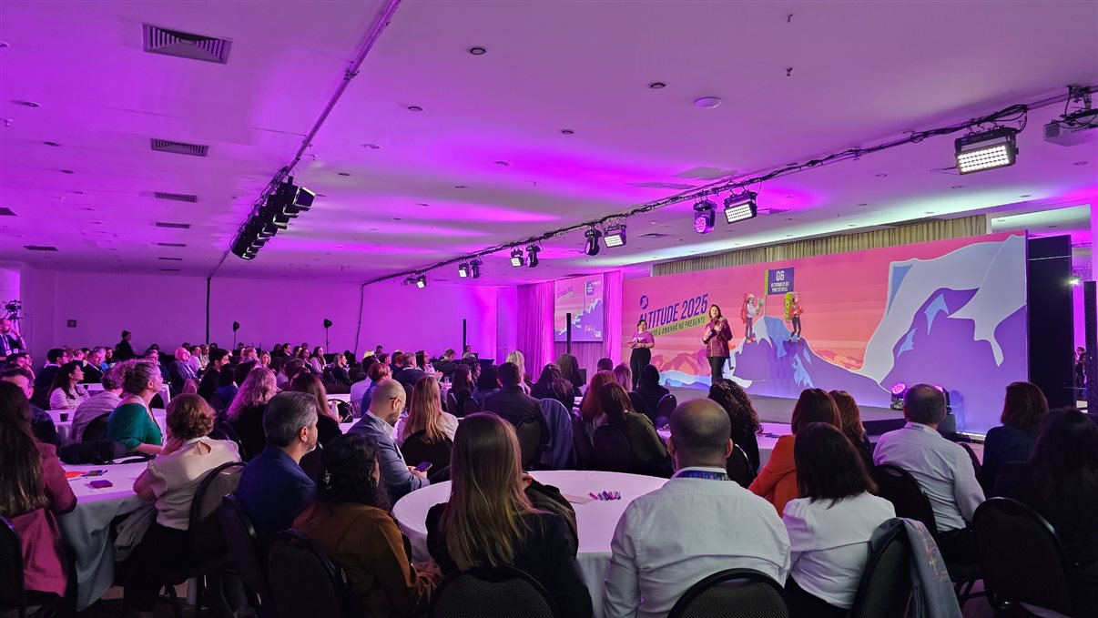 Evento contou com a participação de 267 profissionais de diversas localidades do País, sendo 142 presenciais e 125 pessoas on-line
