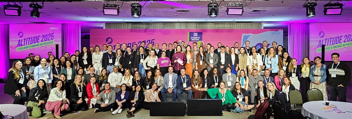Evento contou com a participação de 267 profissionais de diversas localidades do País, sendo 142 presenciais e 125 pessoas on-line