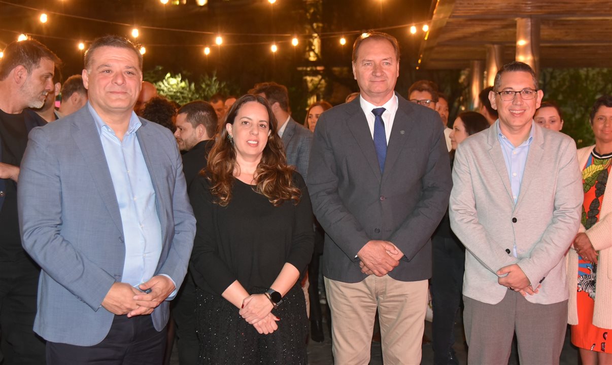 Dario Capitani (Agência Córdoba Turismo), Marina Figueiredo (Braztoa), Pedro Dellarosa (Ministro de Produção, Ciências e Inovação Tecnológica de Córdoba) e Fabiano Camargo (Braztoa)
