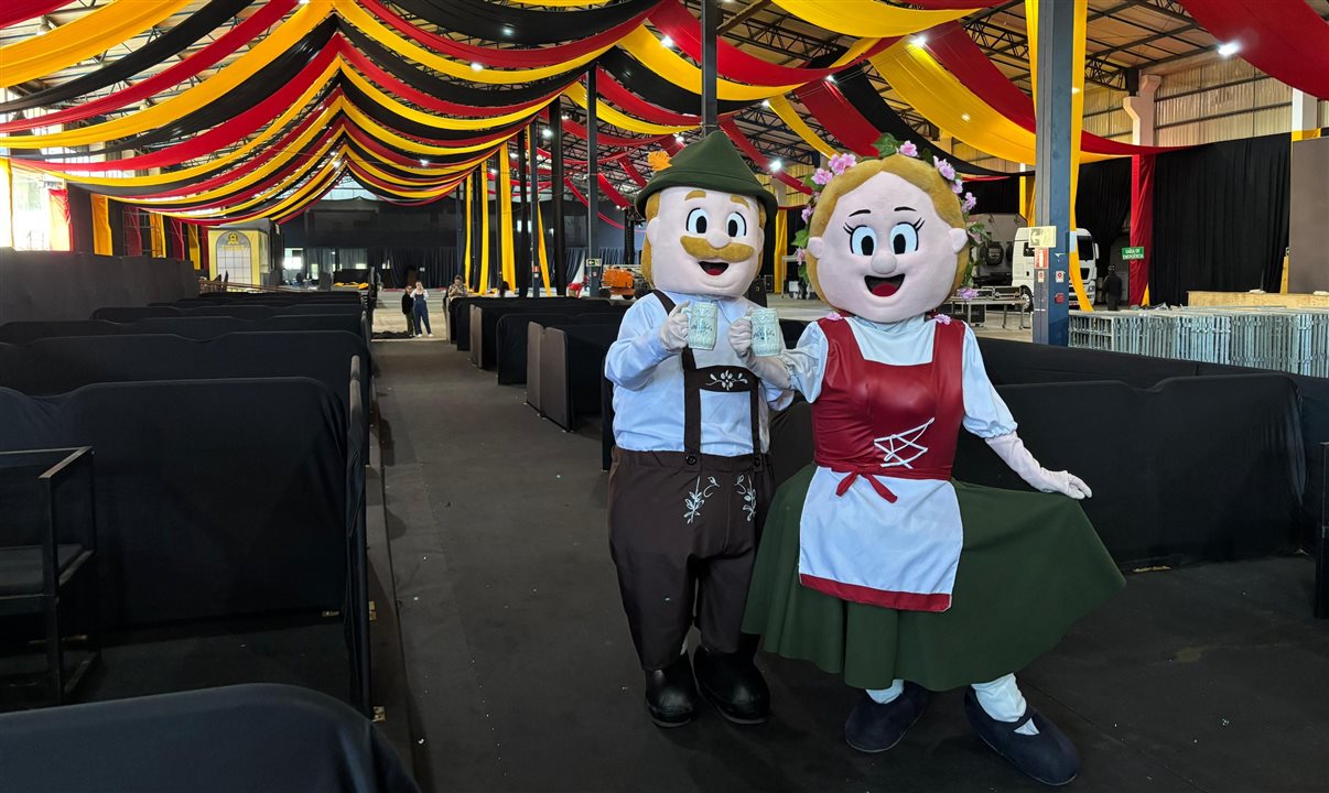 Fritz e Frida nos pavilhões da Oktoberfest de Gramado