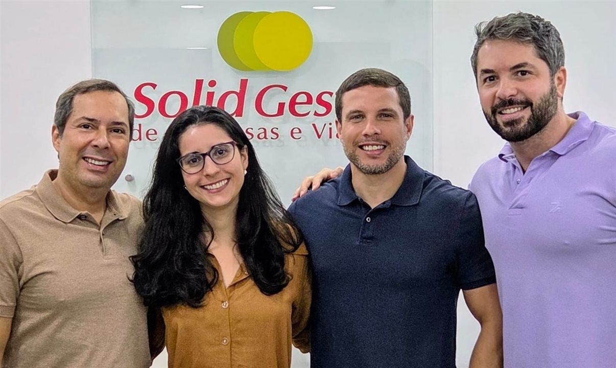 Wilson Marcos, Camila Barreto, Alexandre Monteiro e Vinicius Pavani são os gestores líderes da certificação de qualidade da Solid