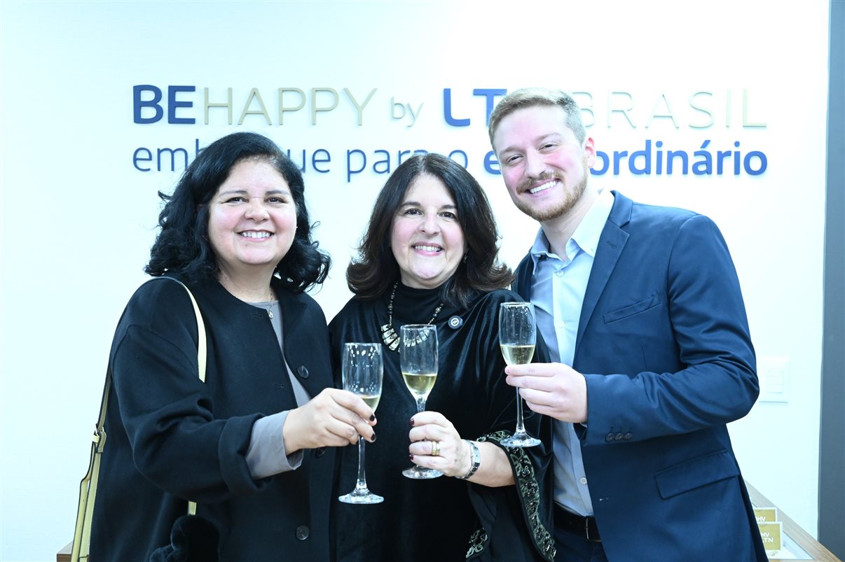 José Guilherme Alcorta, da PANROTAS, e Leonor Bernhoeft, da BeHappy by LTN Brasil